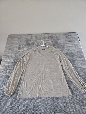 SHEILAY Women’s XXL Gray V-Neck Long Sleeve Top Raw Edge Raglan Casual